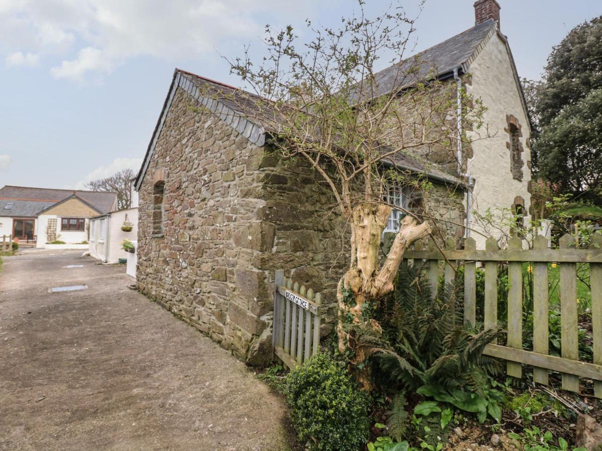 Badger Cottage Mawgan Exterior photo